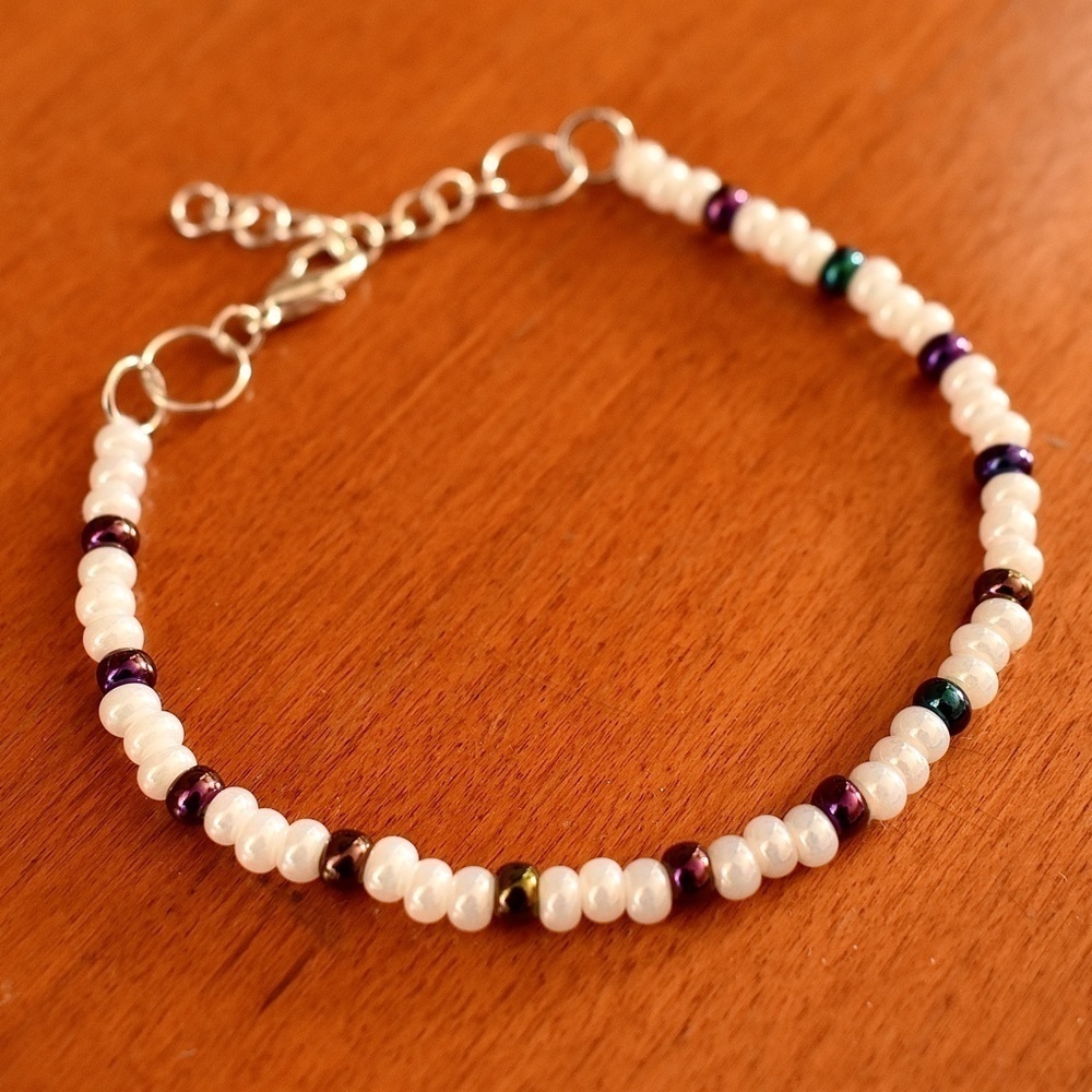 Delicate Jeweled Beaded Bracelet